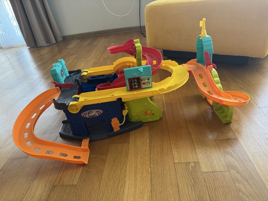 Fisher price скоростна писта в два модула