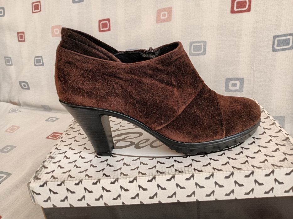 Нови!№39 Кафяви Боти Ест ми
15 €
29,34 лв