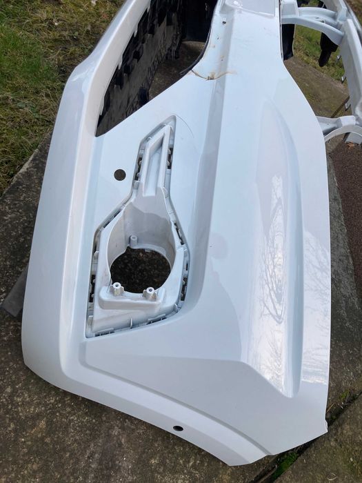 Bara fata cu gauri pentru senzori Dacia Logan 3