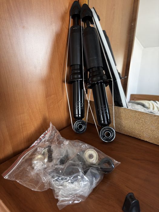 Амортизаторы на Prado 95 Toyota