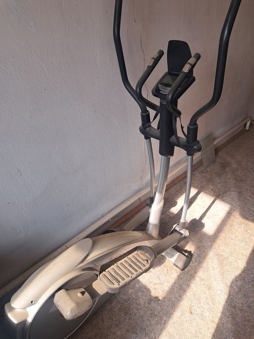 Продам элиптичски тренажёр