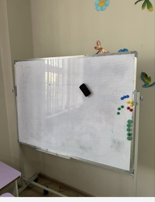 Детский столь и стулья