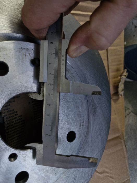 Продам новые тормозные диски Subaru