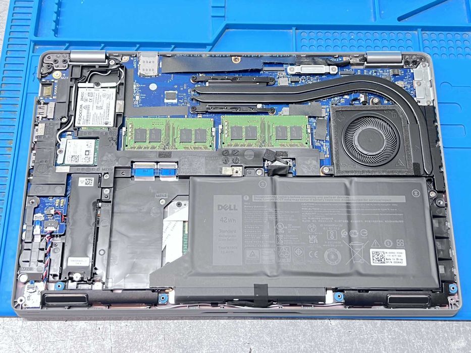 Реновиран лаптоп Dell Latitude 5420 14" i7-1165G7 32GB 1TB /-> Отличен