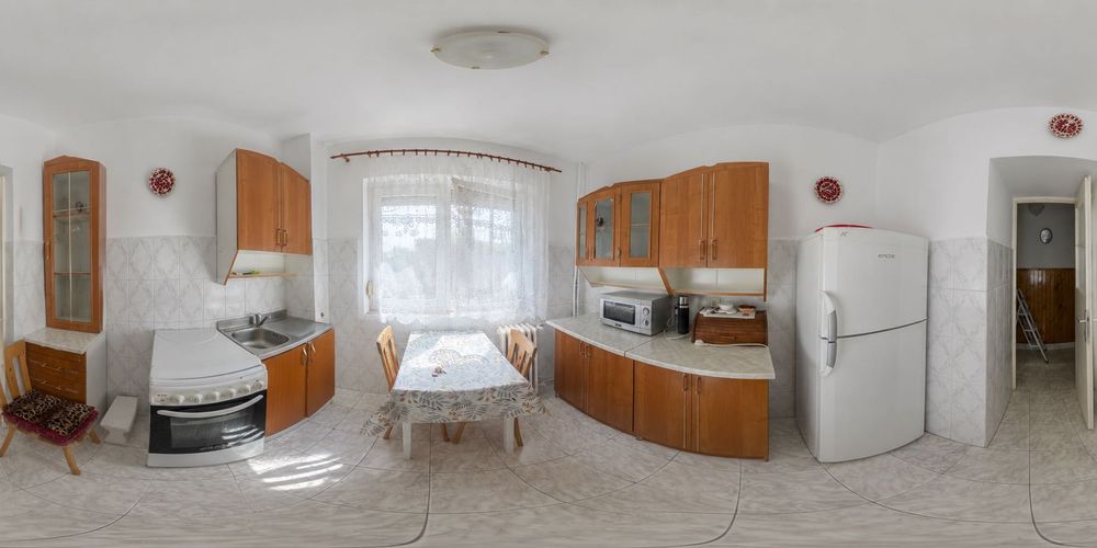 Apartament 2 camere de vanzare zona Rogerius