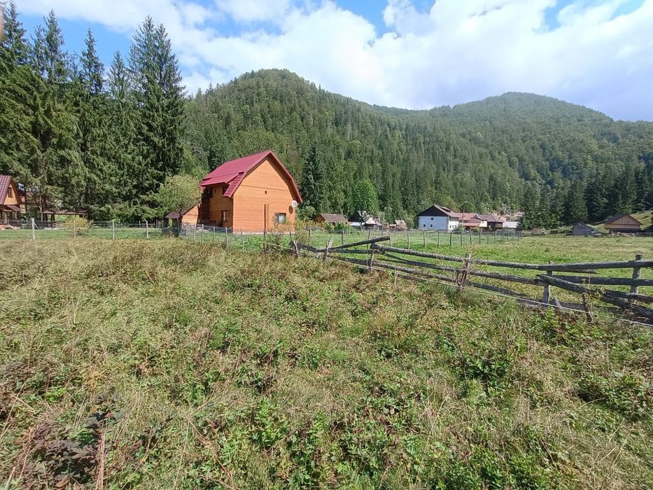 Vand teren pentru  cabana Garda de Sus