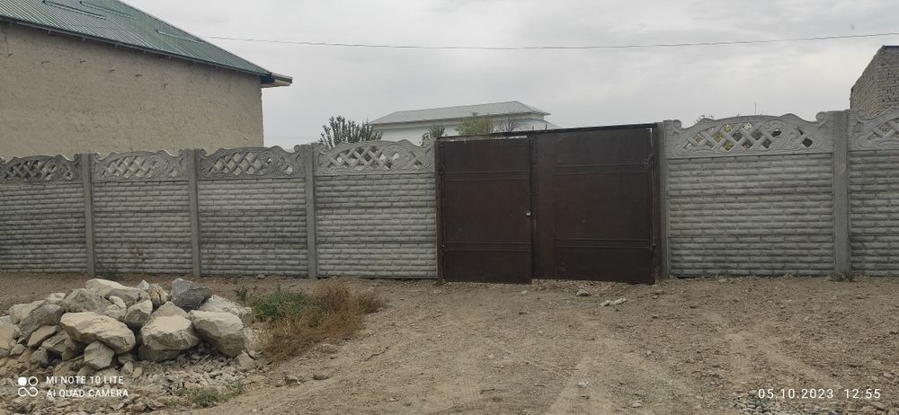 Hovli.Yer uchastka .