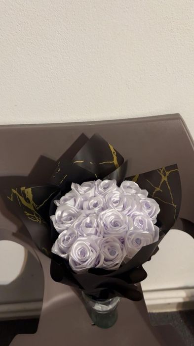 Buchet flori satin 17 -18 trandafiri