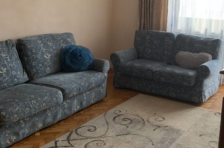 Vând 2 canapele fixe