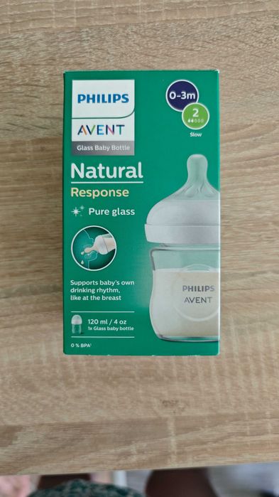 Неразопаковано стъклено шише Philips Avent Natural response (120 мл с биберон номер 2)