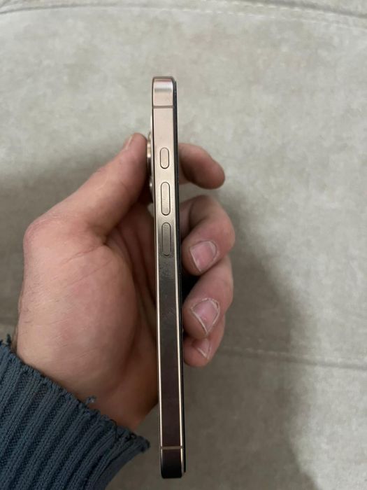 В продаже айфон 16 про