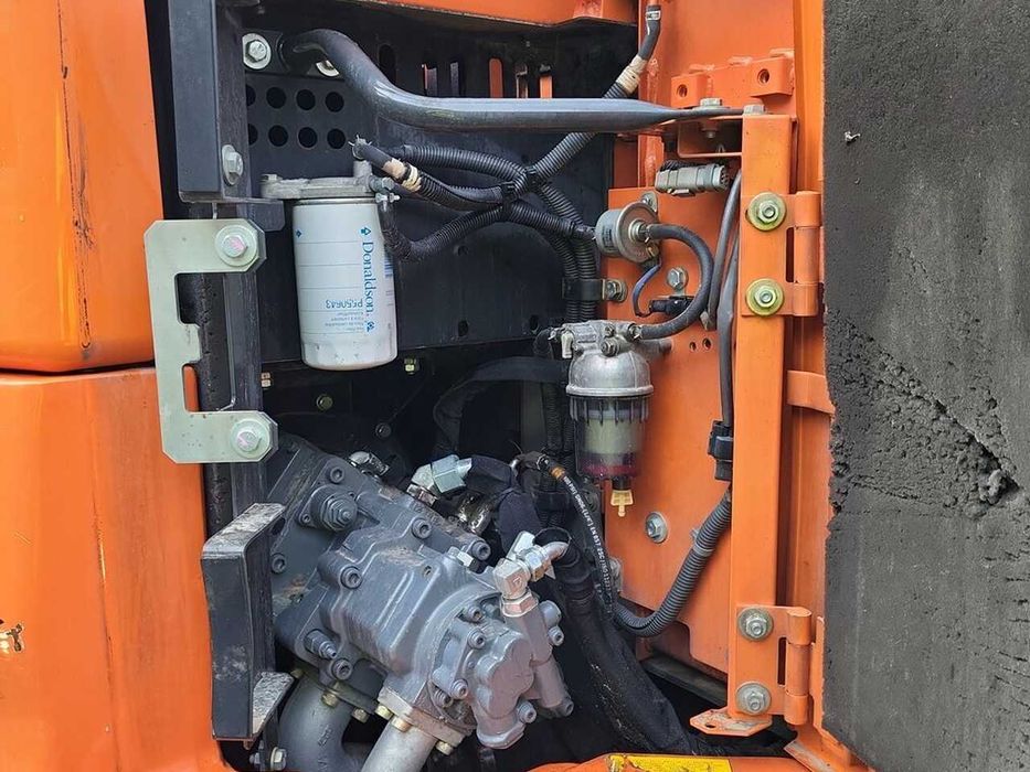 Гусеничный экскаватор Hitachi ZX85 USB-5A