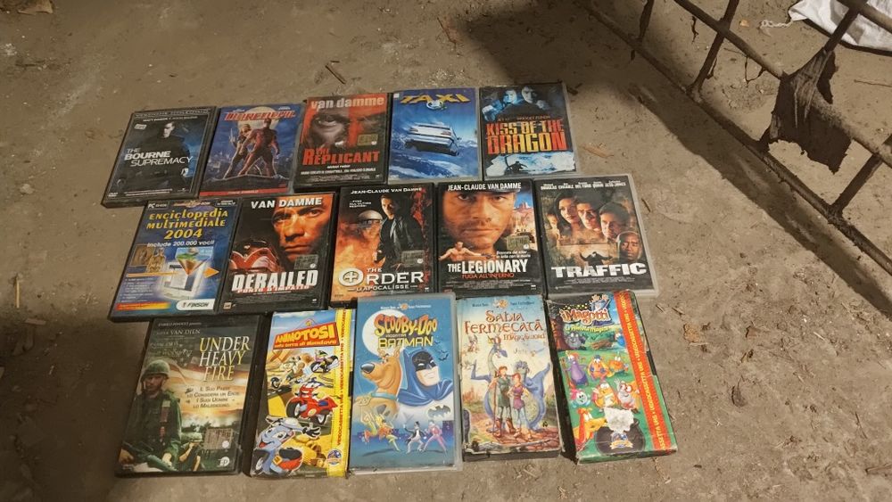 Vând casete video VHS originale