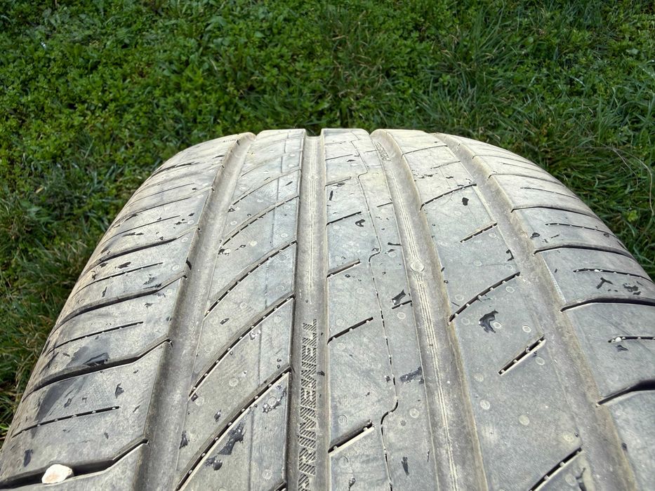 Нови гуми 235/45 R19 – свалени от нов автомобил DOT 2025