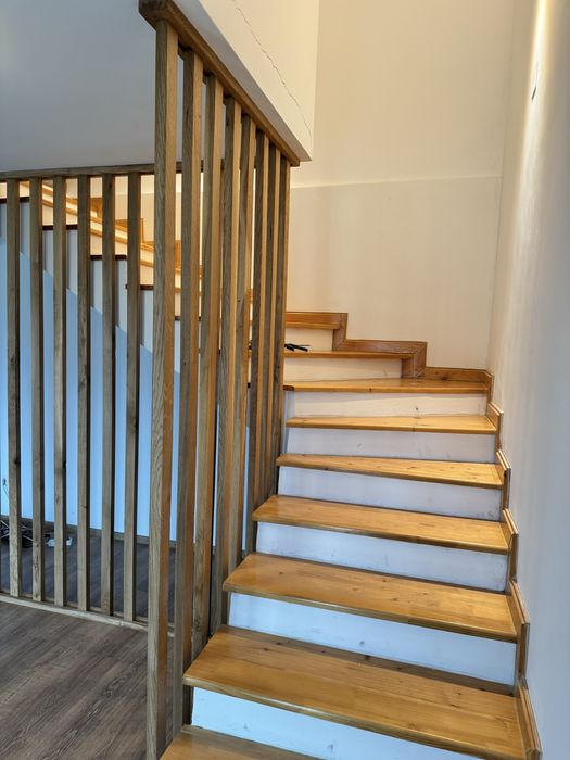 Riflaje din lemn masiv – ideale pentru balustrade și pereți