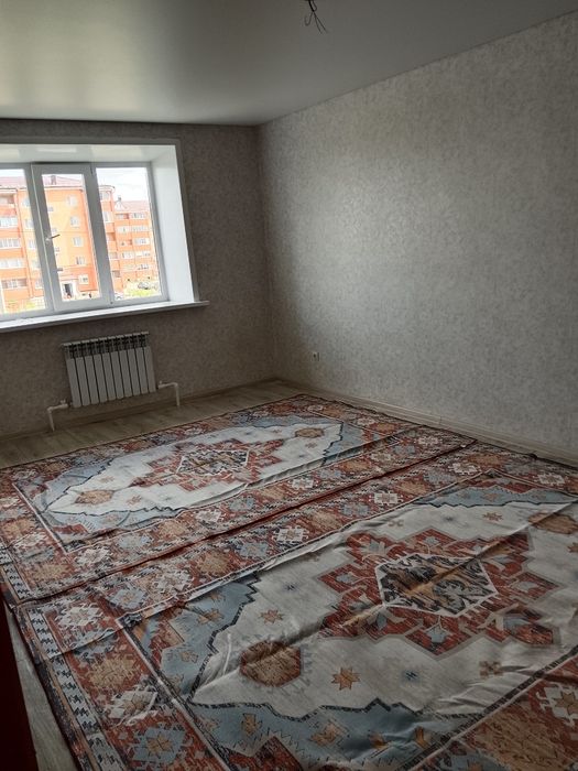 Үш бөлмелі пәтер ұзақ уақытқа жалға беріледі беріледі