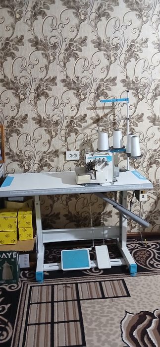 Jack E3 4ipli sanoat overlok tikuv mashinasi