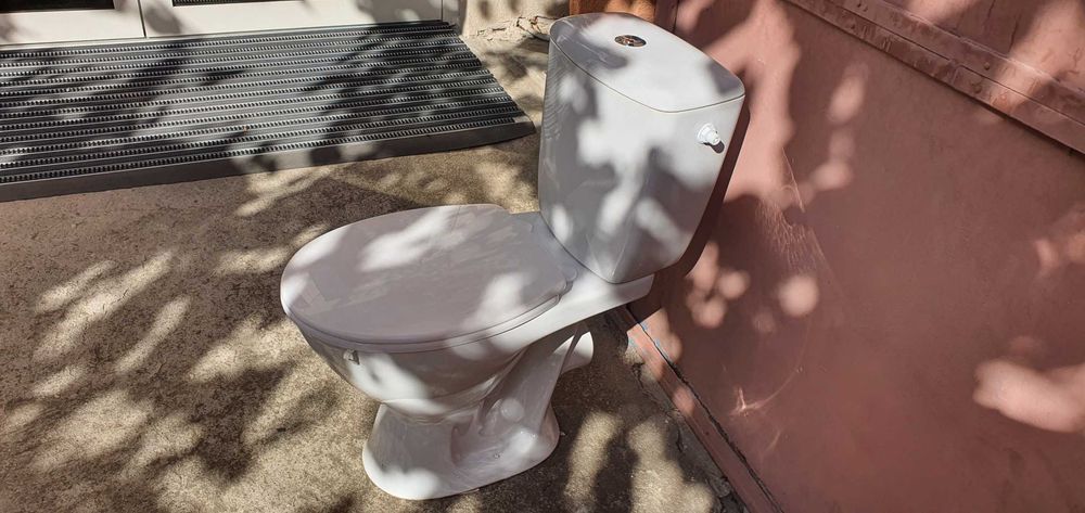 Vând vas toaleta nou