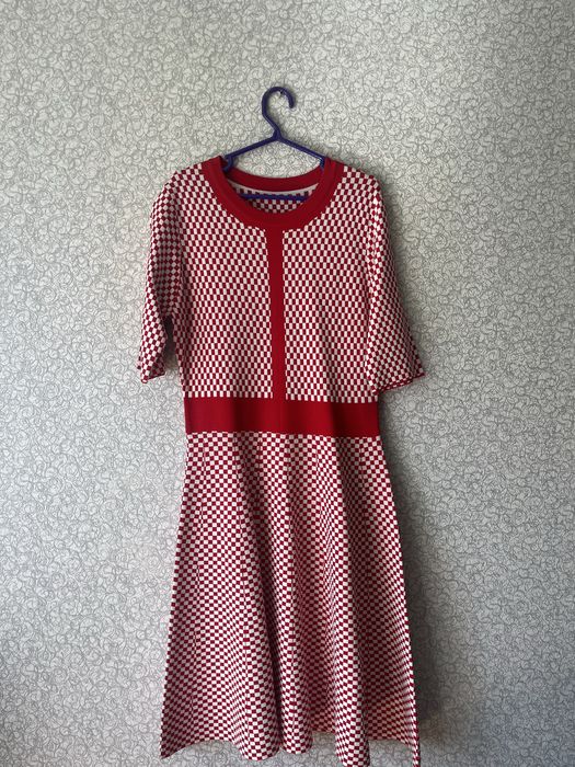 платье летнее новое, материал приятный