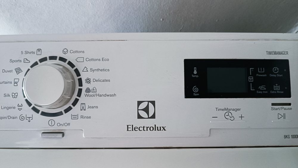 пералня с горно зареждане ELECTROLUX -6кг.