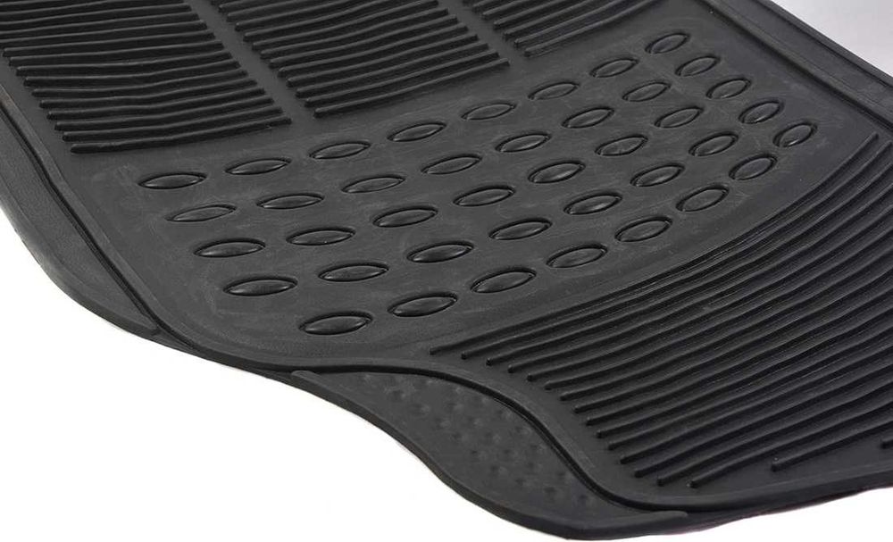 Универсални гумени Стелки за кола 4 броя.