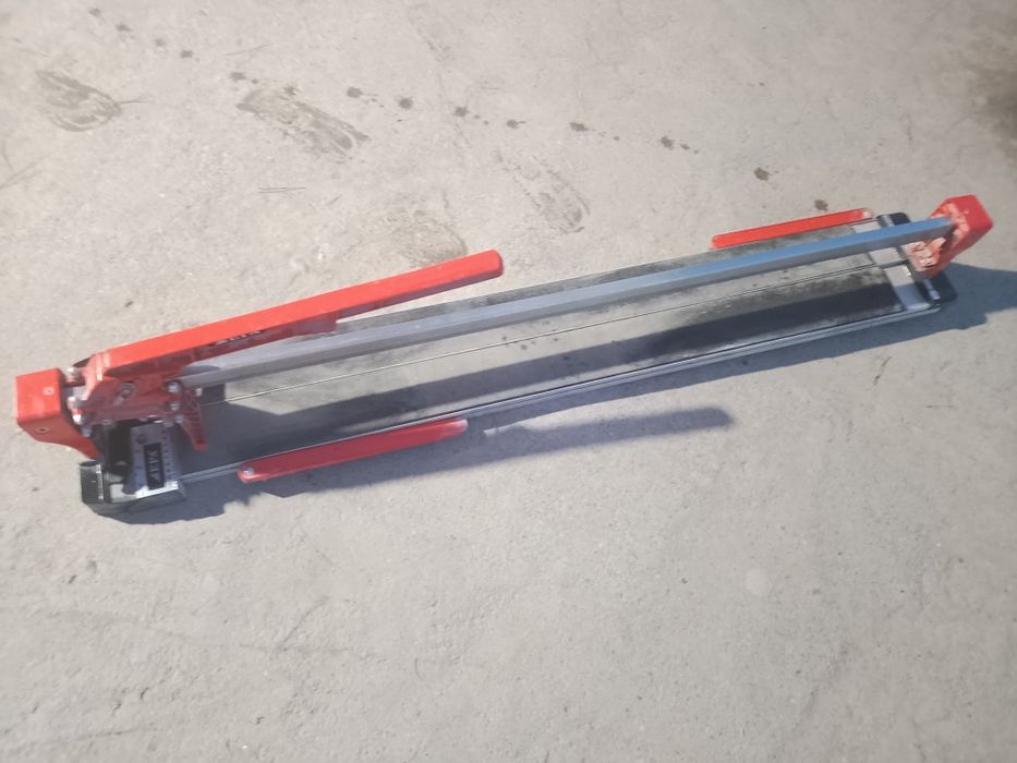 Плиткарезы две штуки двух размеров