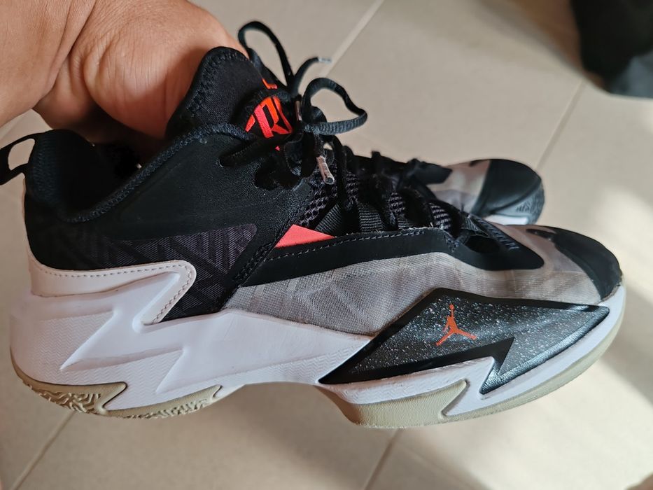 Nike jordan  marimea 38.5