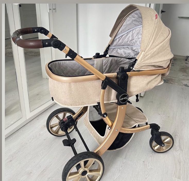 Продам коляску и ванночку детскую