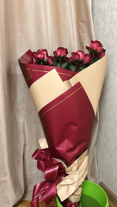 Цветы 11 роз продам