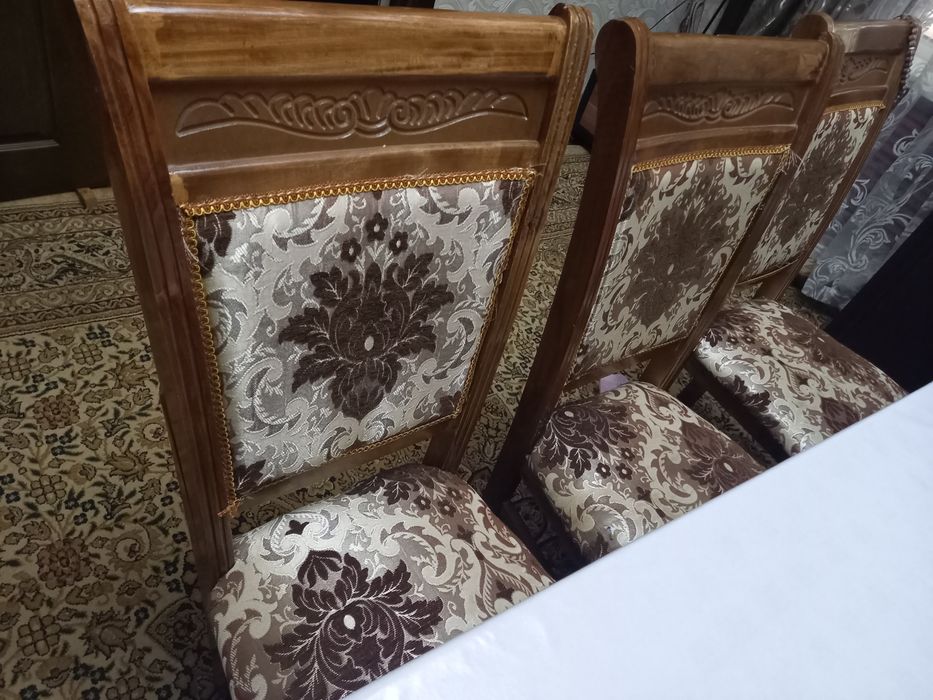 Продам стол для 8 человека+ 10 шт стул .