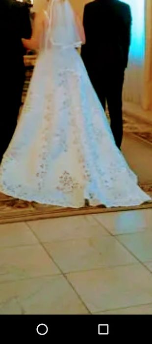 Свадебное платье