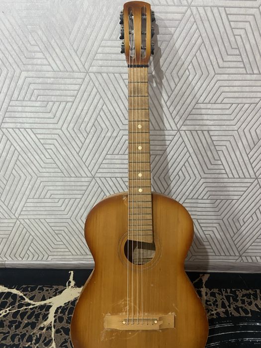 Продам гитару в хорошем состояний