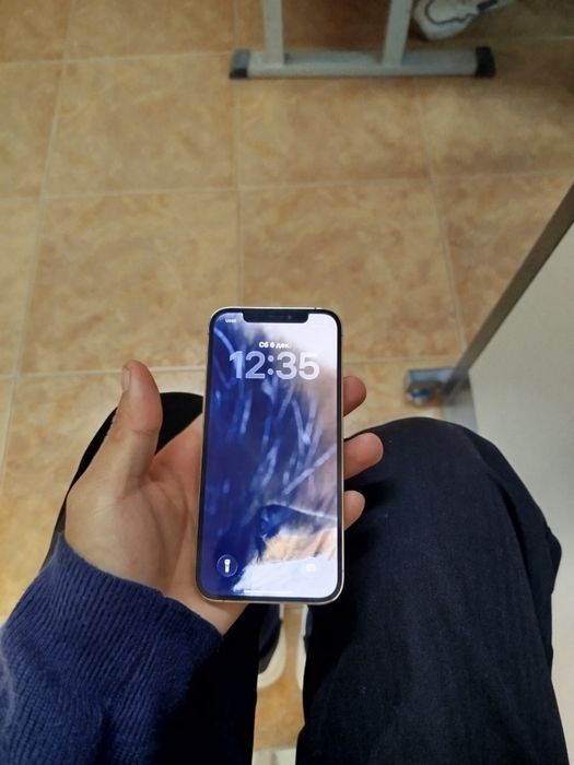 iPhone 12 pro sotlad ideal