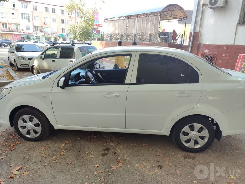 Nexia 3 moshina sotiladi