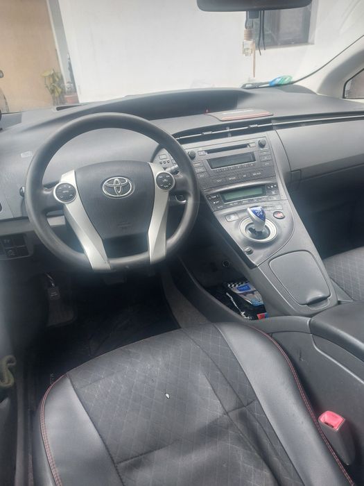 Toyota prius hybrid 2012
