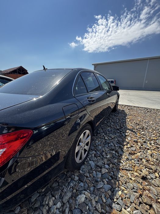 Vand Mercedes C220 ,fara motor!!!