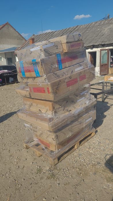 Paleti de mobila 1/1 preț 1300lei paletul