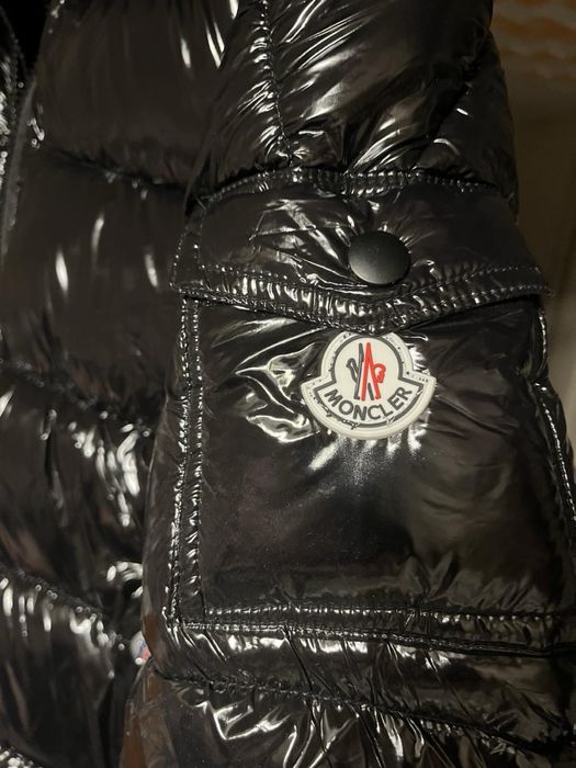 Продавам зимно яке на Moncler размер S
