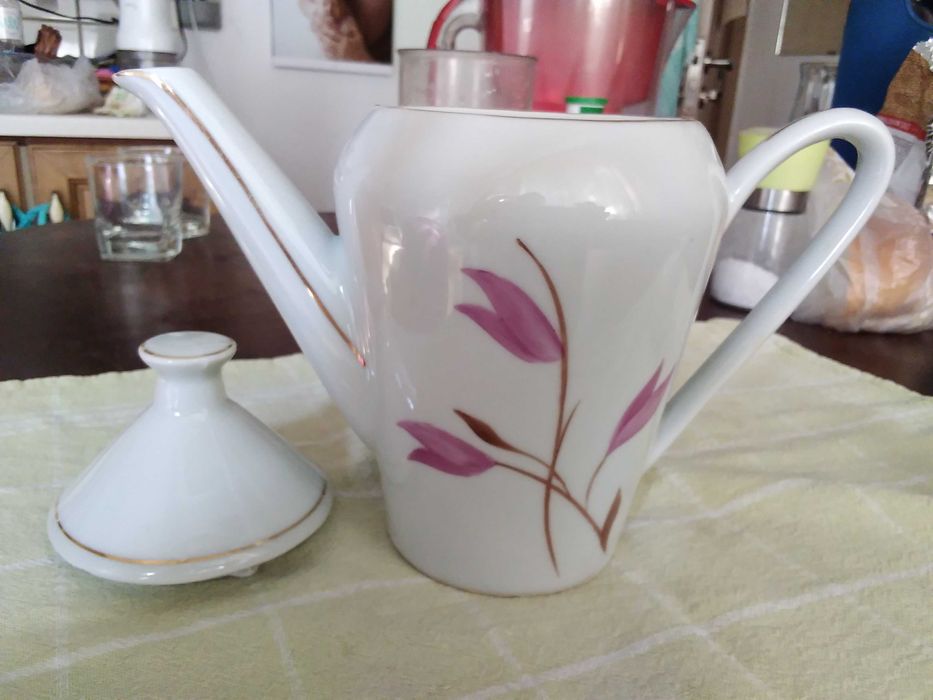 20% отстъпка на всичко до 20 ноември Порцеланова кана, чаши, чайник