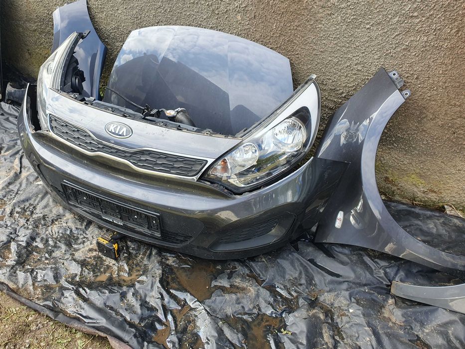 Fata Kia rio 2012  capta kia rio bara fata kia rio trager aripi