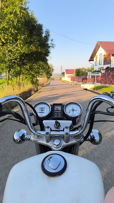 Motocicleta Daelim 125