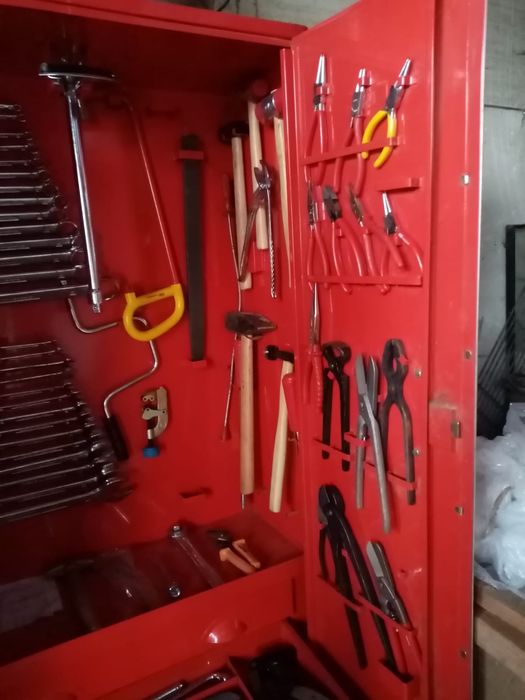 Dulap metalic pentru scule complet echipat