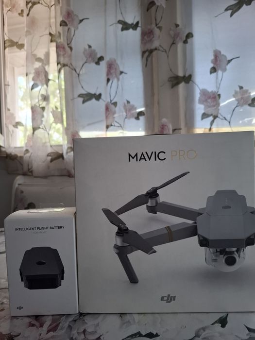 Квадрокоптер DJI MAVIC PRO