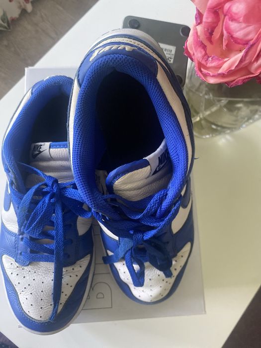 Nike dunk low,in stare buna,cu urme normale de purtare.Marimea 41