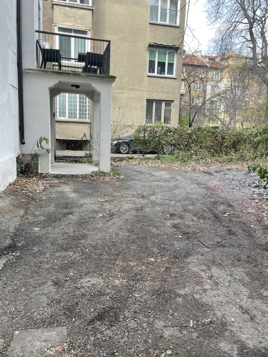 Дава се под наем Гараж / Паркомясто в София, Медицинска академия - 15 кв.м за 180 € - Снимка #1