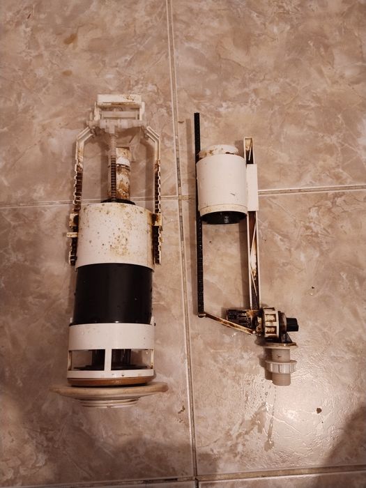 Арматура б/у для смывного бачка