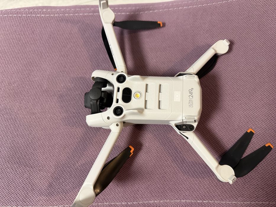 REZERVATA - DJI Mini 4 Pro + RC N3 + 2 baterii, garantie Emag