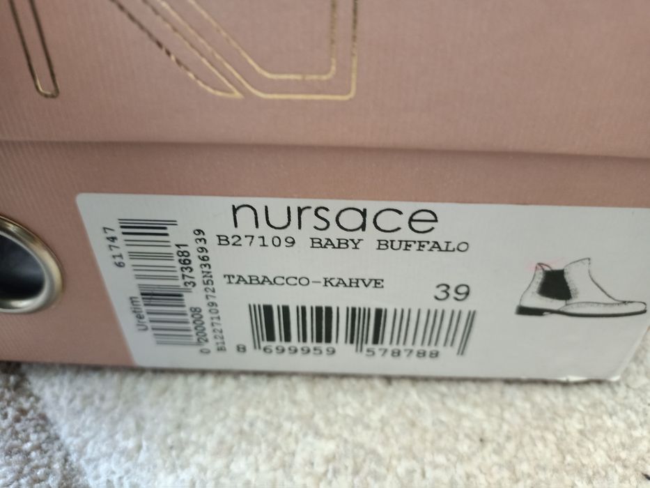 Продаю кожаные ботинки