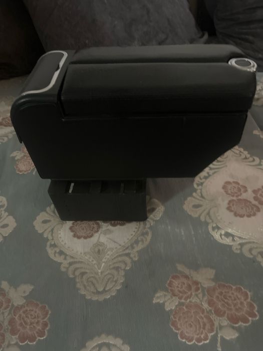 Соочно продам универсальный подлокотник