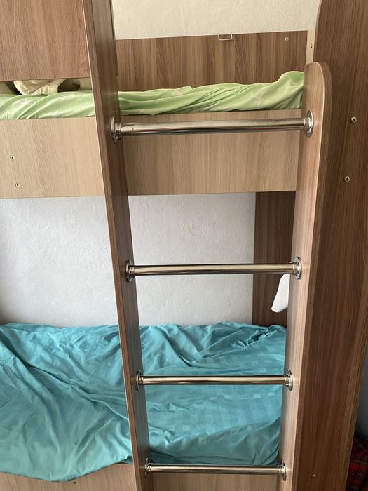Продам кровать двухярусную самовывоз